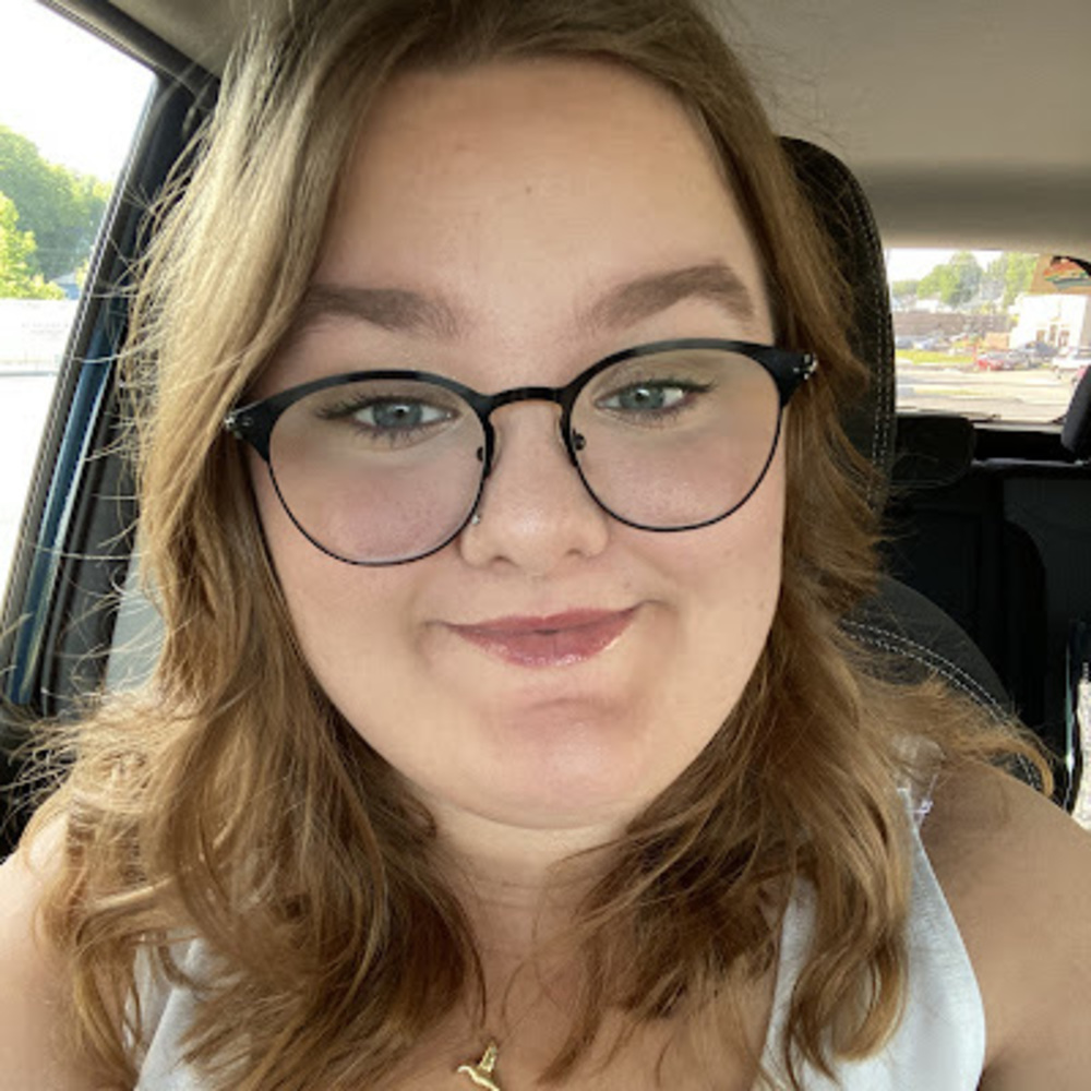 Meet your Posher, Olivia